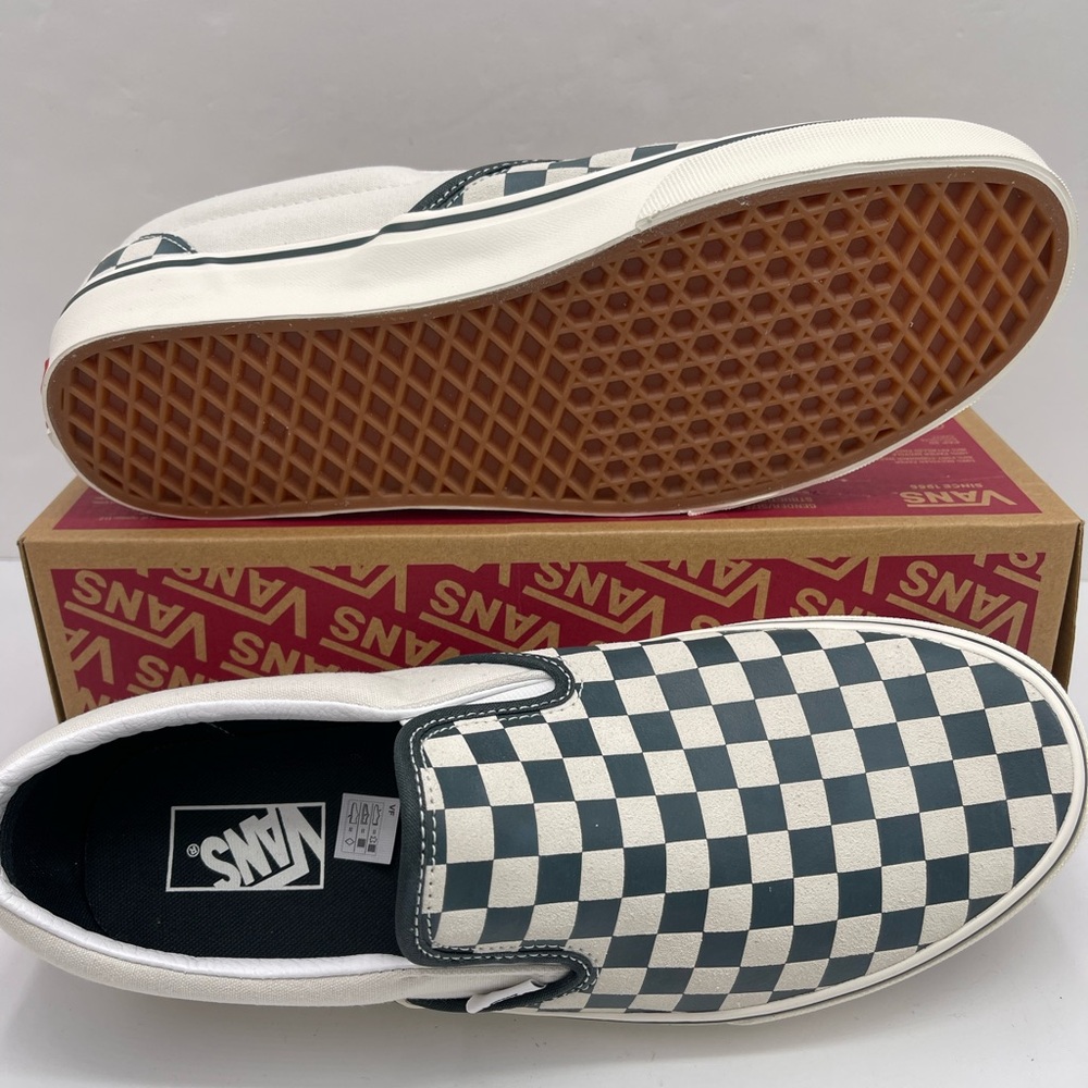 Vans Men's Classic Slip-On
Checkerboard Green/True White
VN000BVZBGN Sneakers - Picture 3 of 16